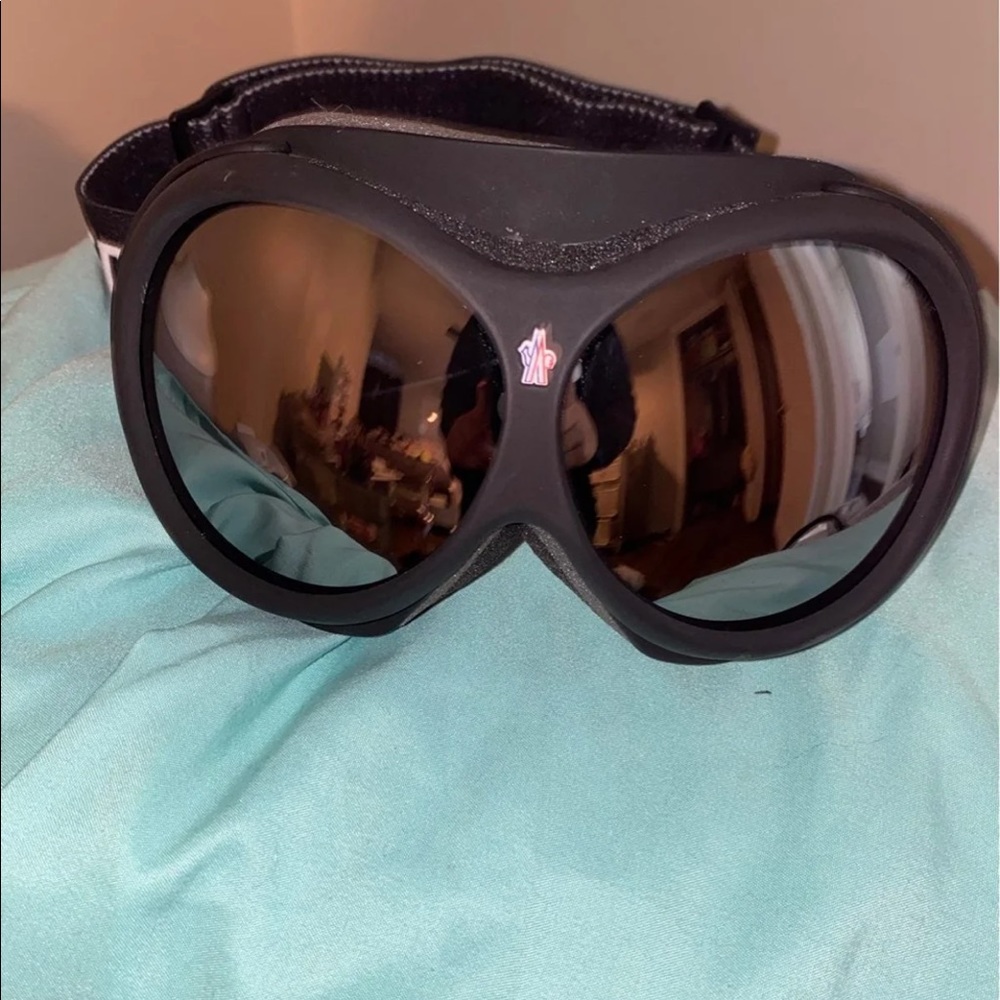 Moncler goggles